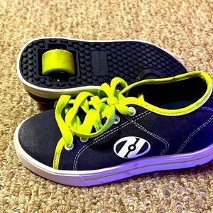 Navy blue heelys size 2 youth